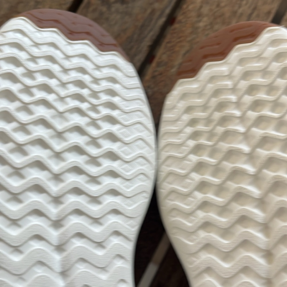 Col Haan GrandPro tennis shoes lightweight white size 5.5 B never worn outside - Picture 6 of 10